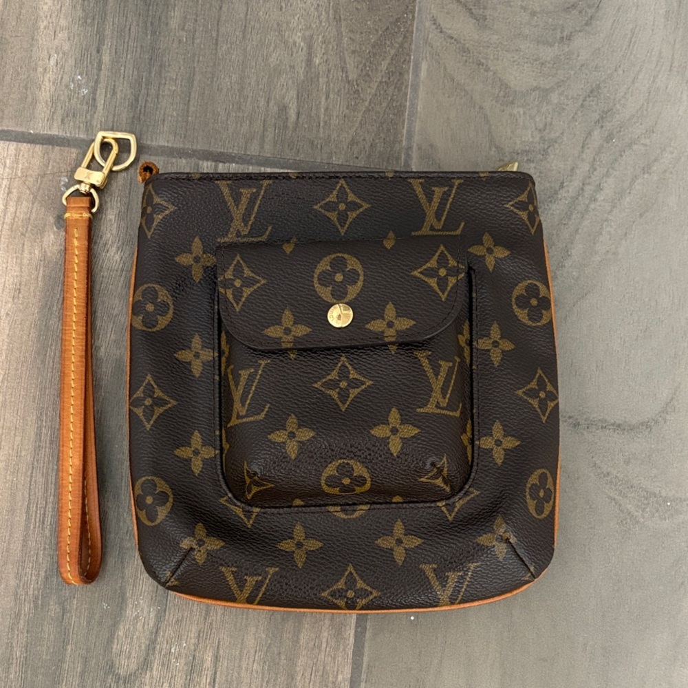 Louis Vuitton Partiton Wristlet - needs repair